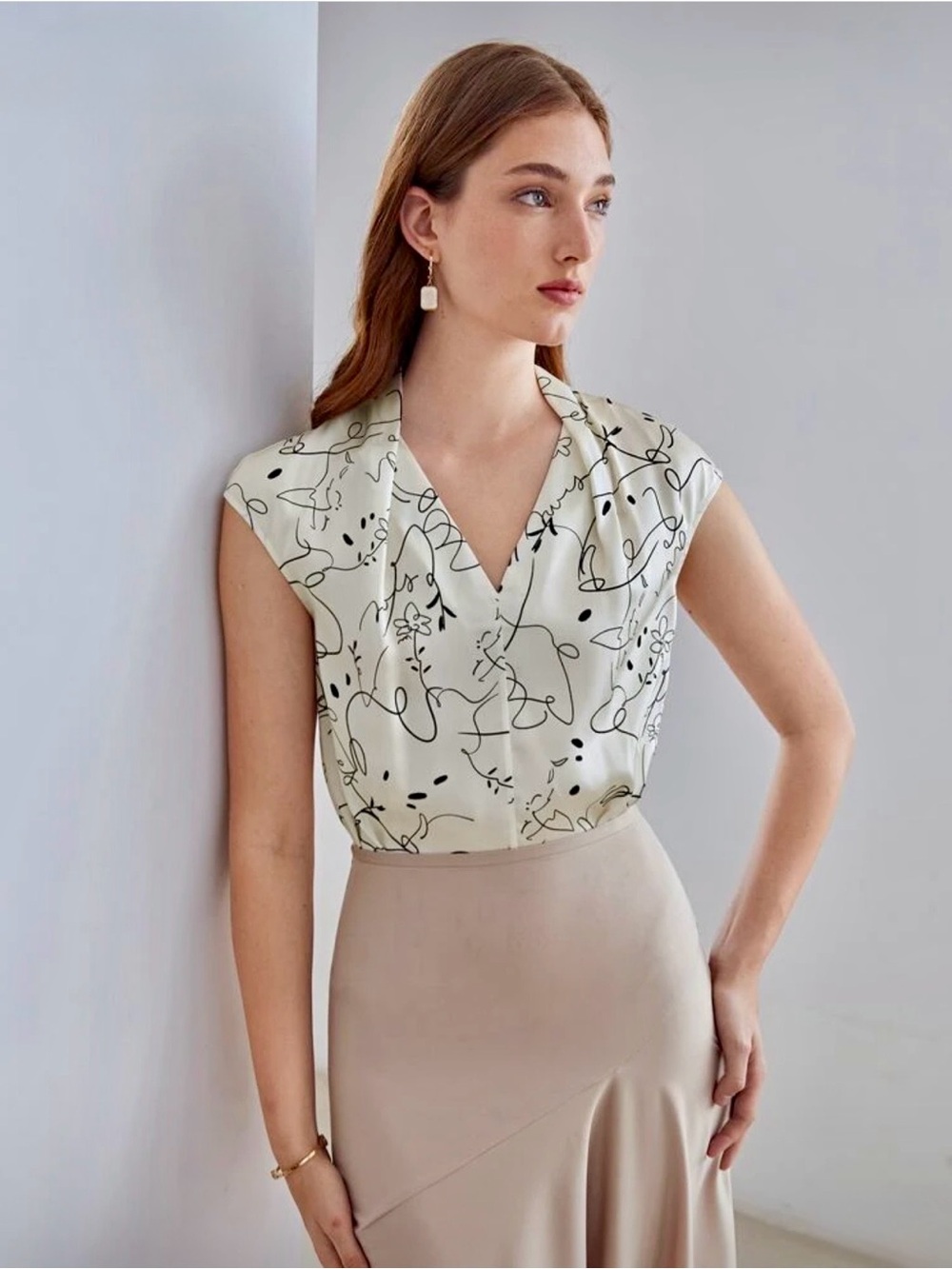 100% Silk White & Black Abstract Print V-Neck Cap Sleeve Top